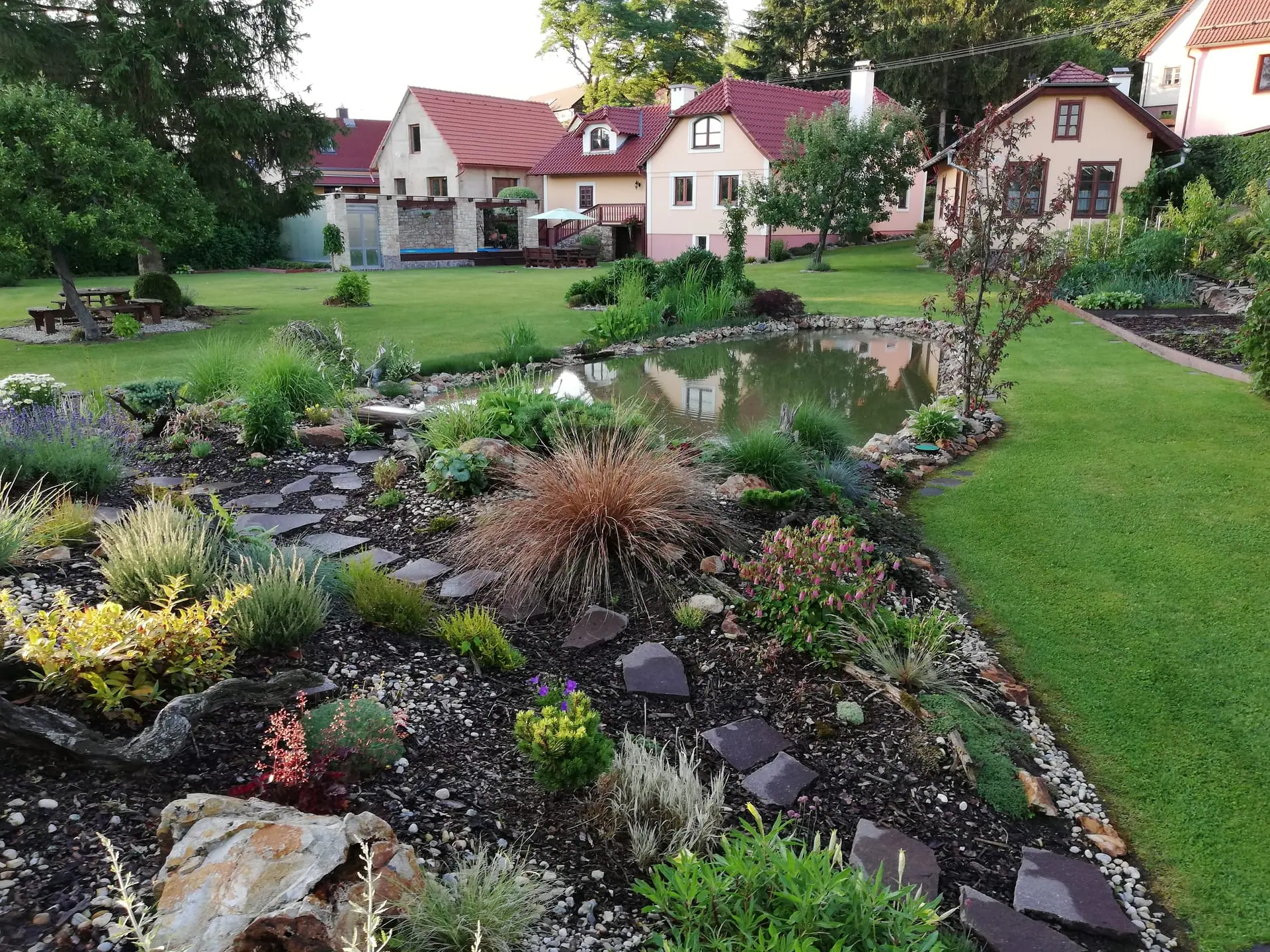 Realizace zahrady, Starý Plzenec — fotografie 3