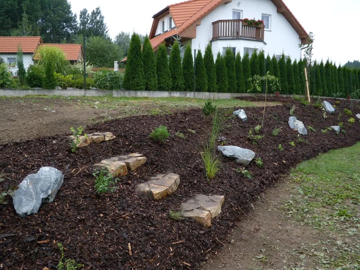 Realizace zahrady, Plzeň Chválenice